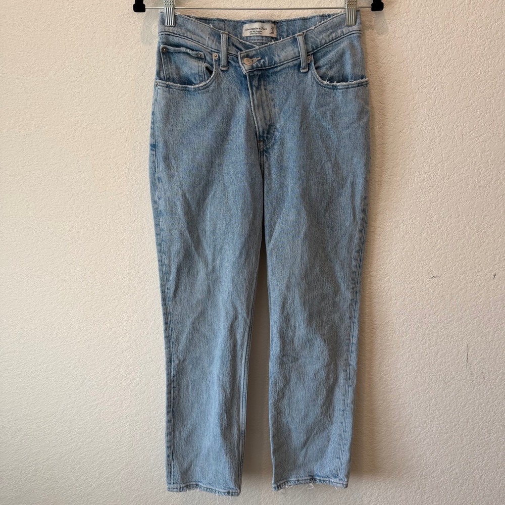 Abercrombie & Fitch The 90s Straight Ultra High Rise Criss Cross Jeans Light 26
